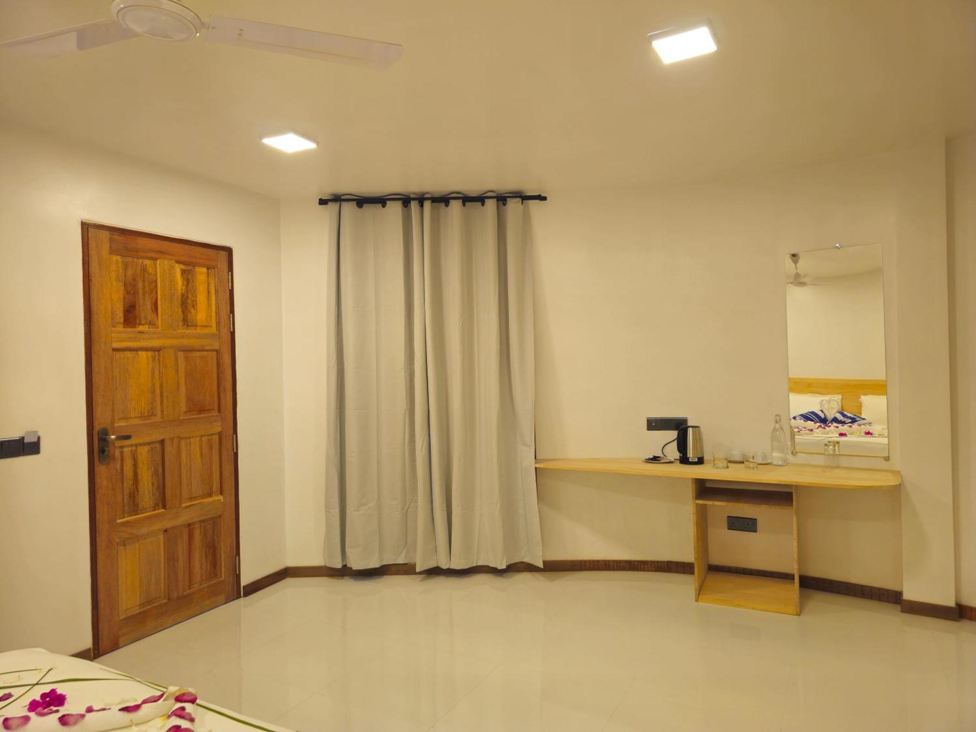 Sunset Beach View Dhangethi Exterior photo