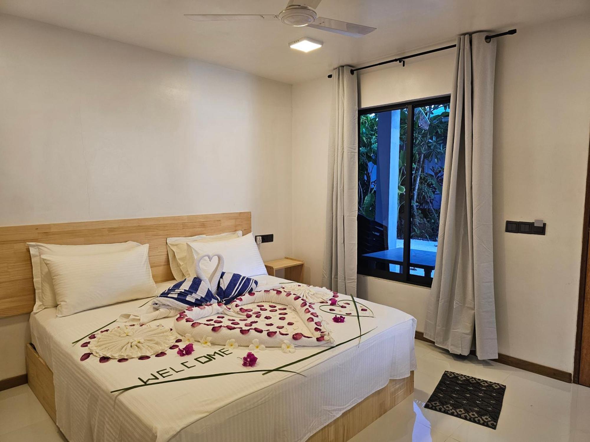 Sunset Beach View Dhangethi Exterior photo